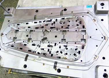Автомобиль гарнирует прессформу, прессформу отделки БМВ 2 полостей внутреннюю с черной пластмассой ПА66, стандартом прессформы Хаско
